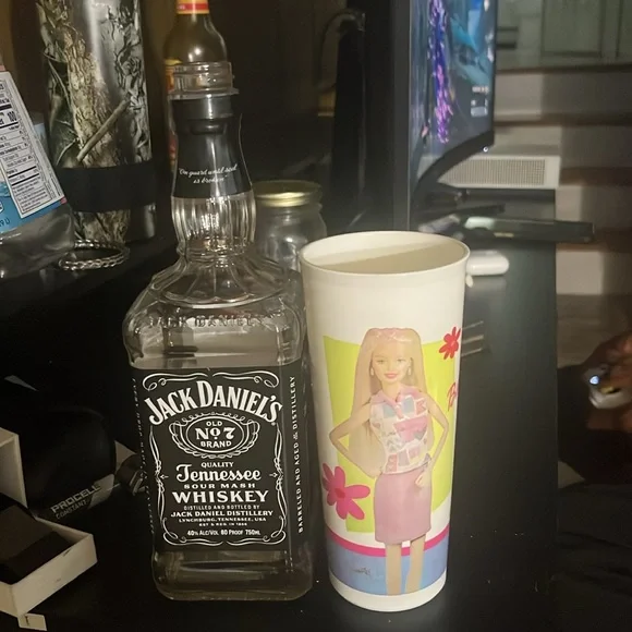 Vintage Barbie cup - Picture 4 of 4